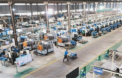 金融活水更好流向?qū)嶓w經(jīng)濟(jì)——年中經(jīng)濟(jì)觀察系列之四 以技術(shù)創(chuàng)新暢通金融血脈